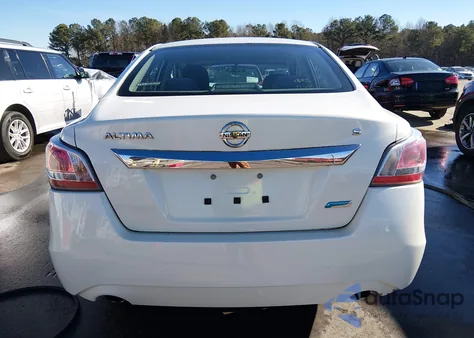 2014 Nissan Altima 2.5/2.5 S/2.5 Sl/2.5 Sv z USA, uszkodzony, nr VIN 1N4AL3AP5EN381238